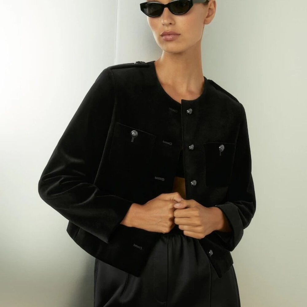 Reiss ! Black Viola Cropped Velvet Jacket (EU/40, USA/8)